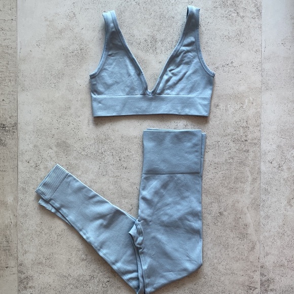 WeWoreWhat Seamless Activewear Set Size XS - Picture 5 of 8